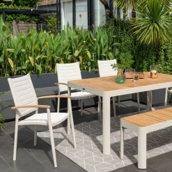 Depot Outdoor-Esstisch Sara Aus Teakholz><noscript><img width=