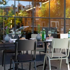 Depot Geschenkideen^Zuiver Stuhl Back To School